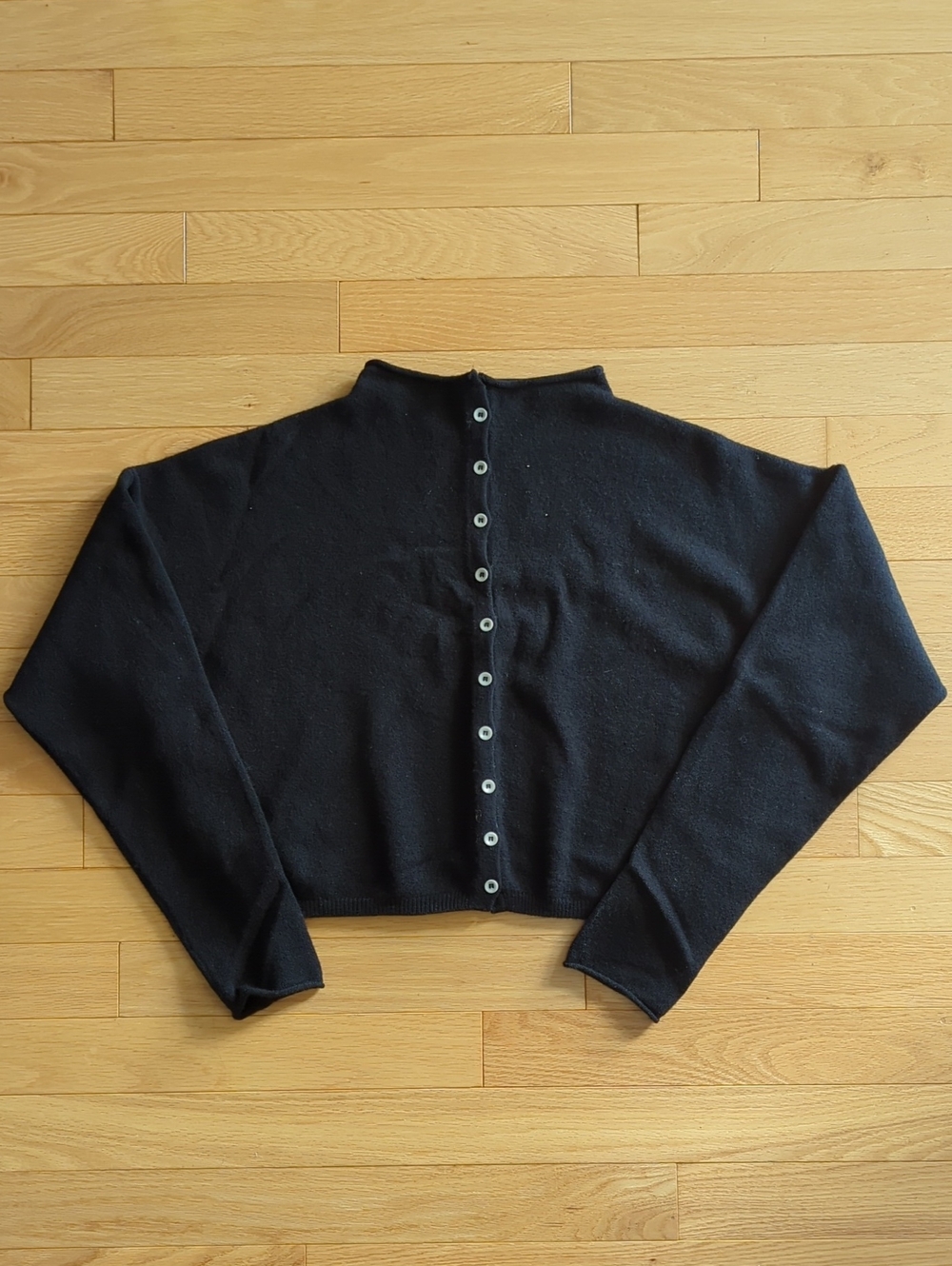 James Street Co Peri Shrunken Cardigan In Black